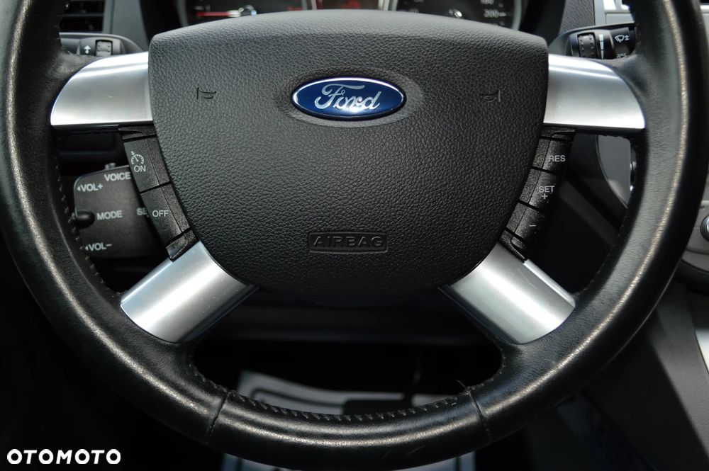Ford Kuga 2.0 TDCi 4x4 Titanium - 18