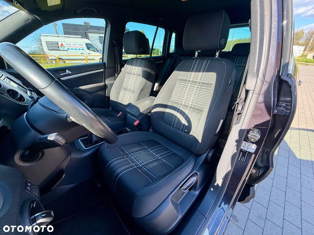 Volkswagen Tiguan 2.0 TDI DPF BlueMotion Technology Lounge Sport & Style - 27