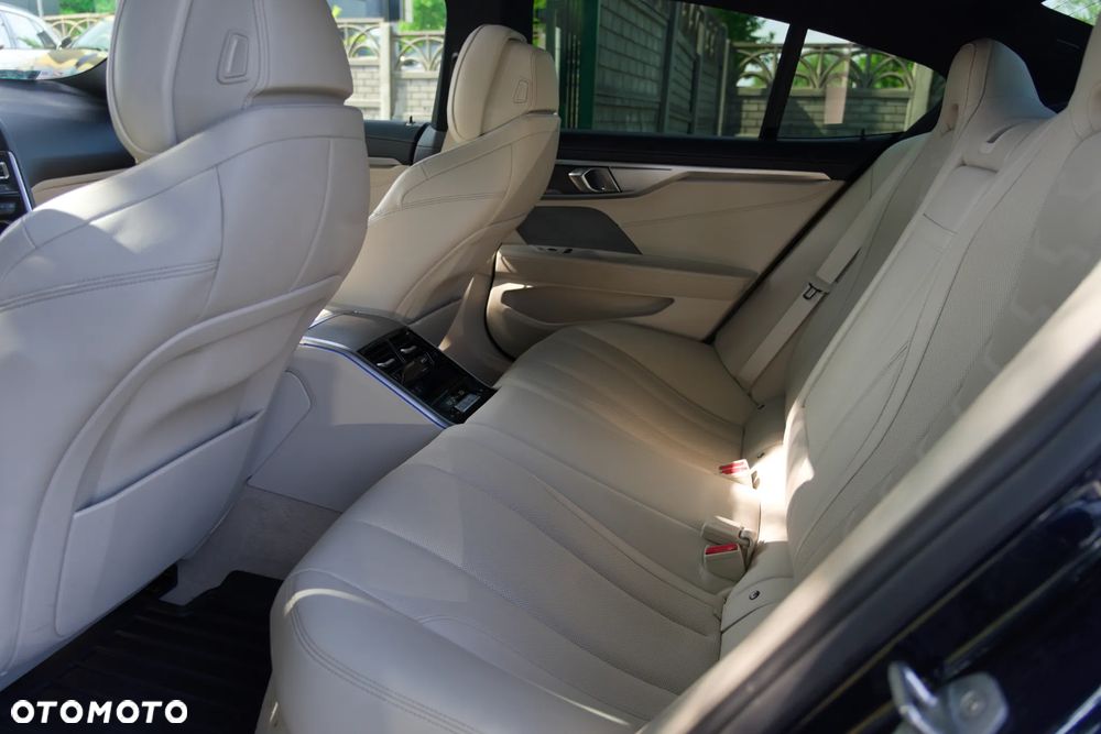 BMW Seria 8 840i xDrive - 19