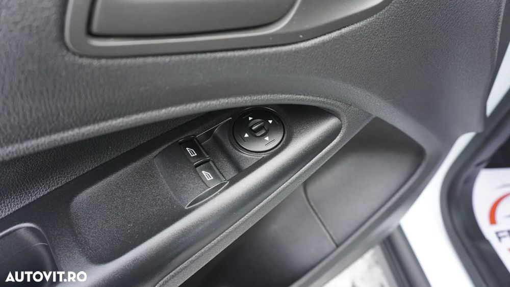 Ford Transit Connect - 14