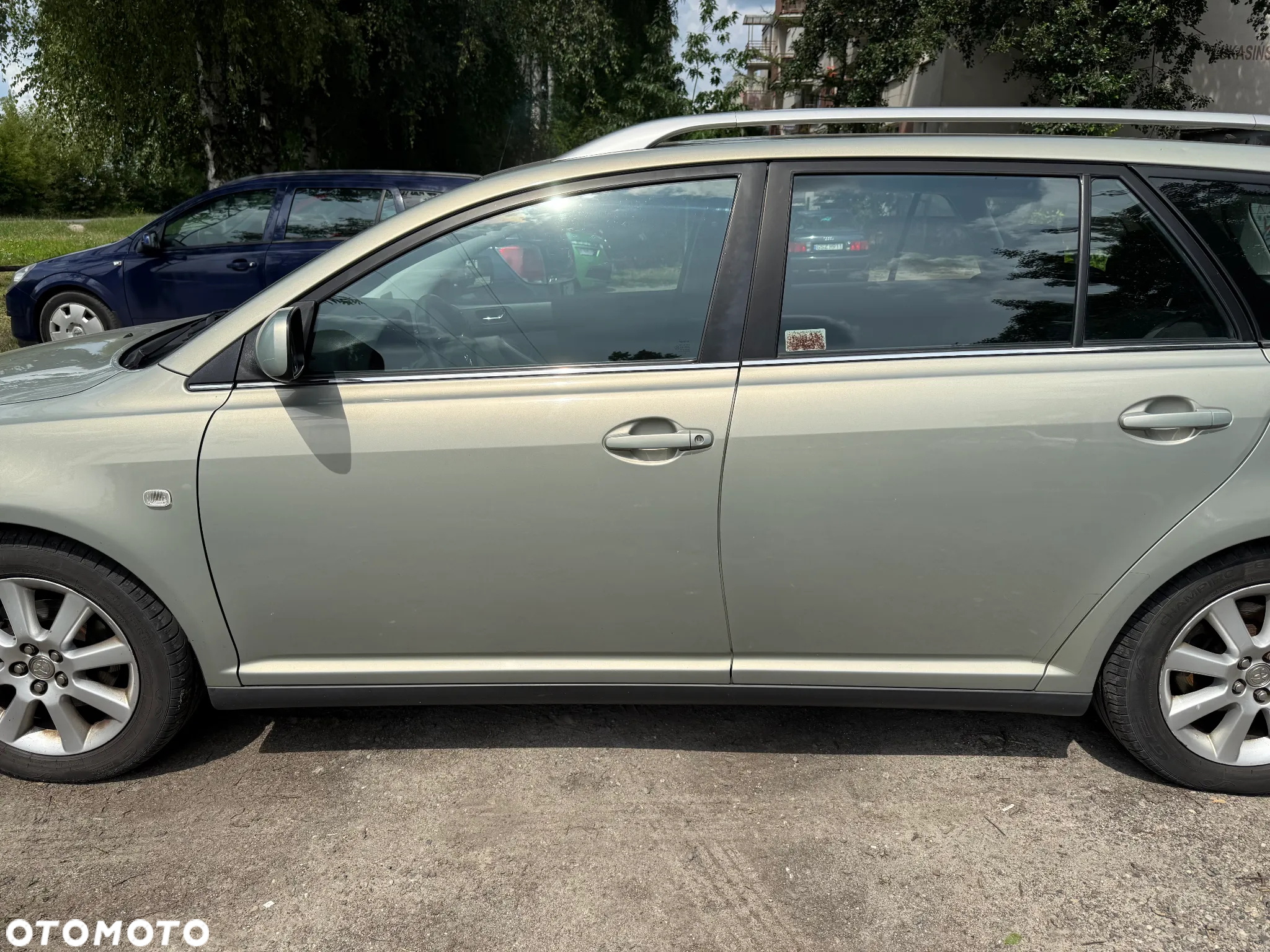 Toyota Avensis - 9
