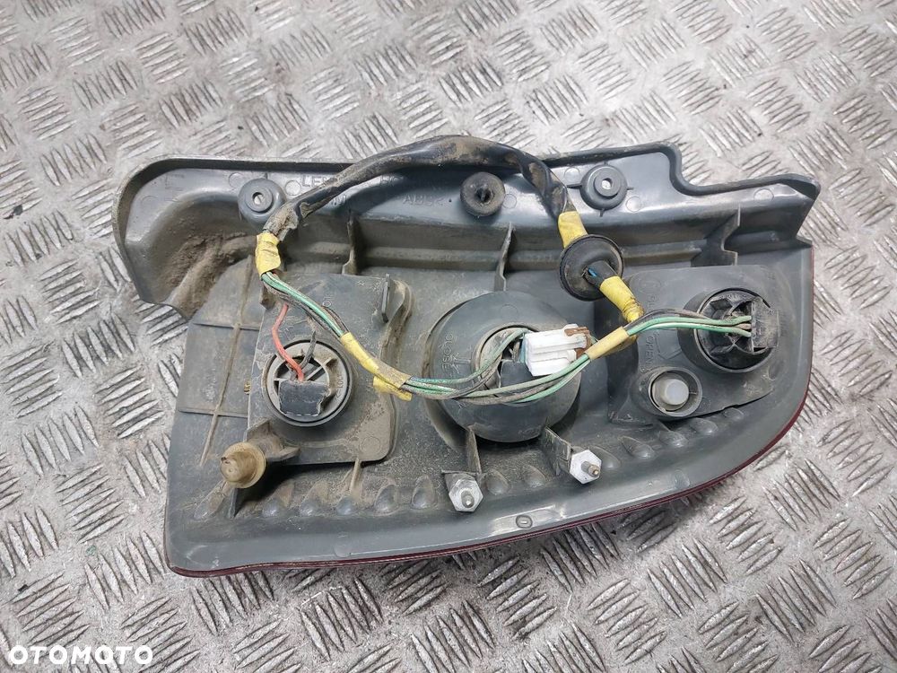 LAMPA LEWY TYŁ MITSUBISHI SPACE STAR I LIFT MR913173 - 4