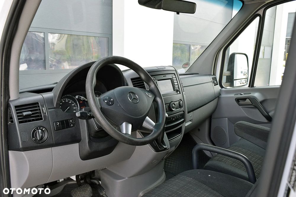 Mercedes-Benz Sprinter 319 - 13