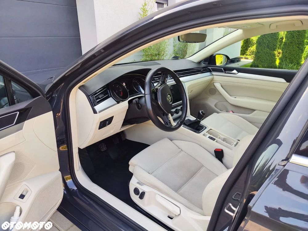 Volkswagen Passat - 7