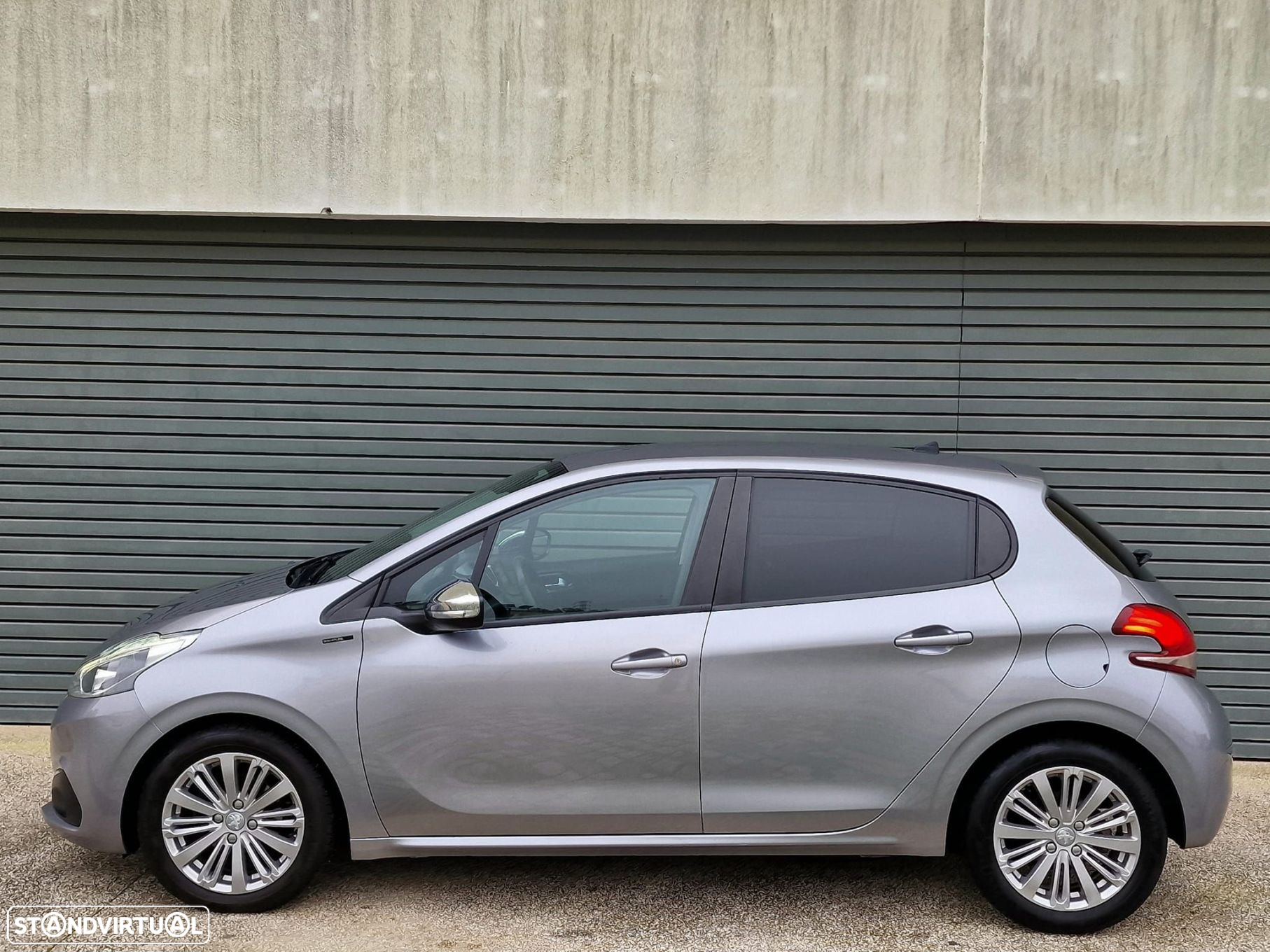 Peugeot 208 - 4