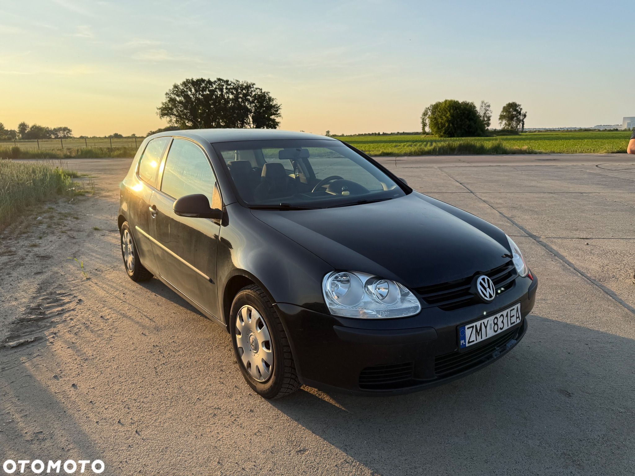 Volkswagen Golf - 1