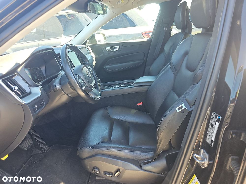 Volvo XC 60 T5 AWD Momentum - 29