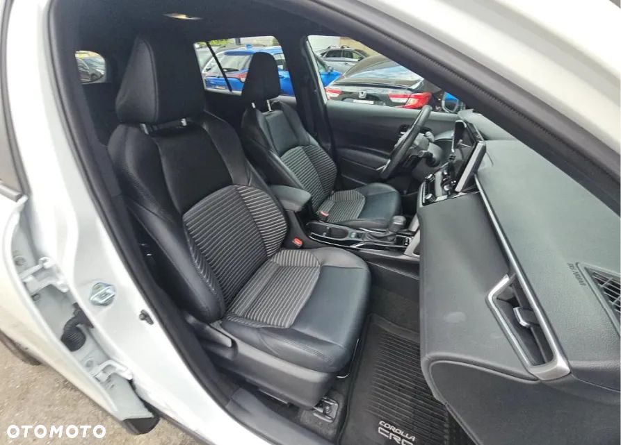 Toyota Corolla Cross - 10