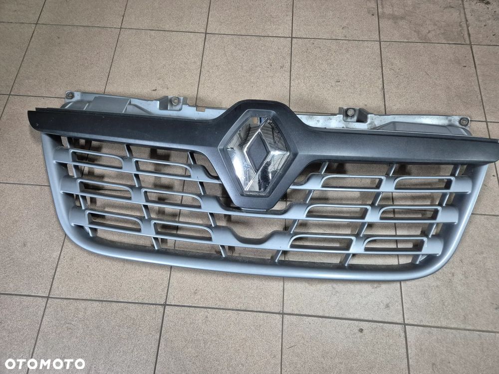 ATRAPA RENALT MASTER III LIFT  14-19r. - 1