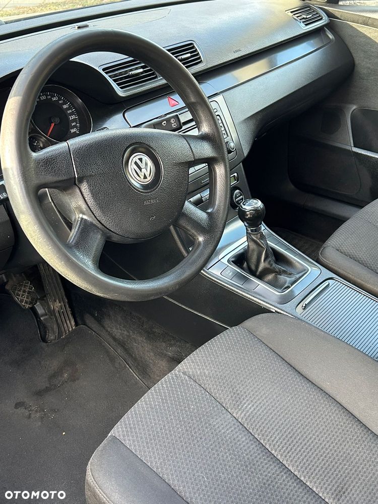 Volkswagen Passat 2.0 TDI Comfortline - 6