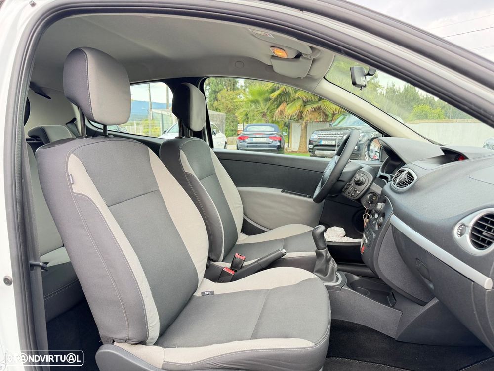 Renault Clio - 15
