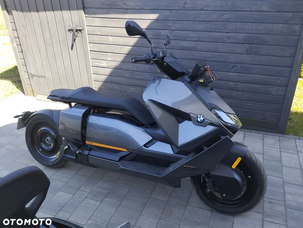 BMW CE 04 - 1