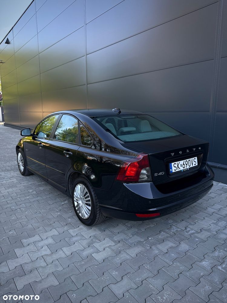 Volvo S40 2.0D Momentum - 1