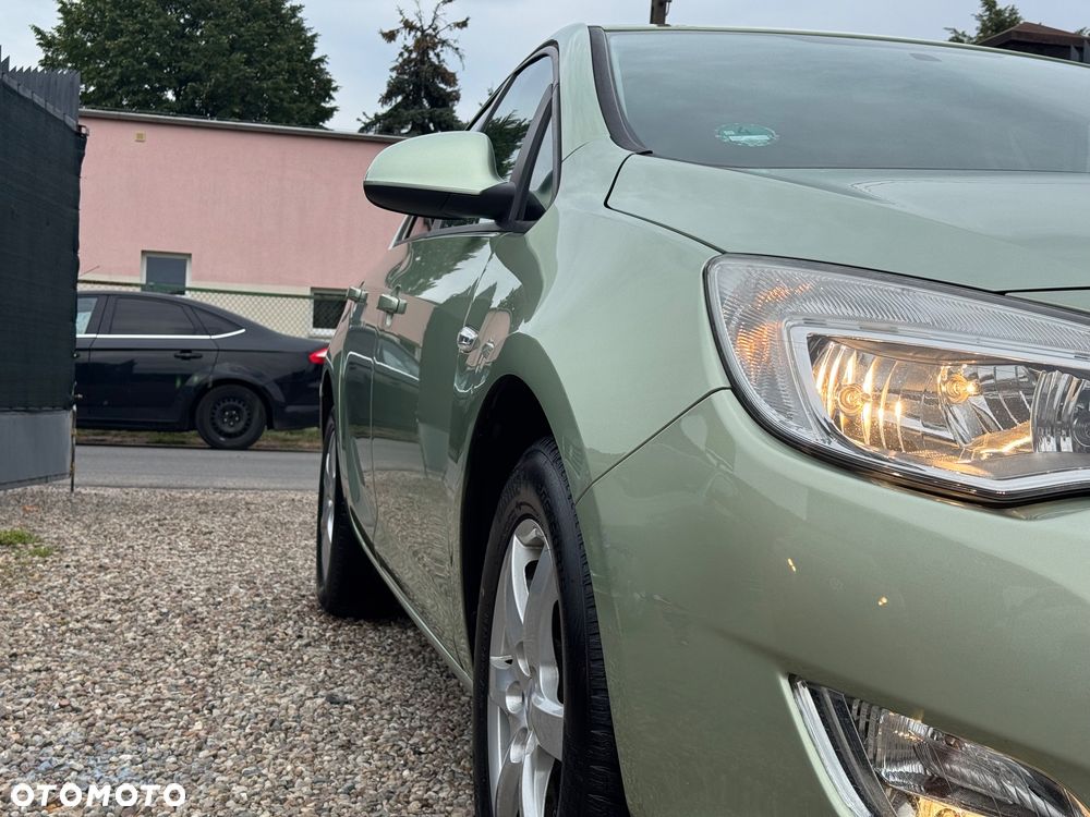 Opel Astra 1.4 Turbo 150 Jahre - 18