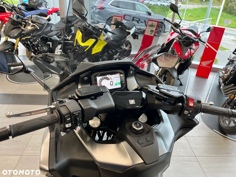Honda NSS - 8