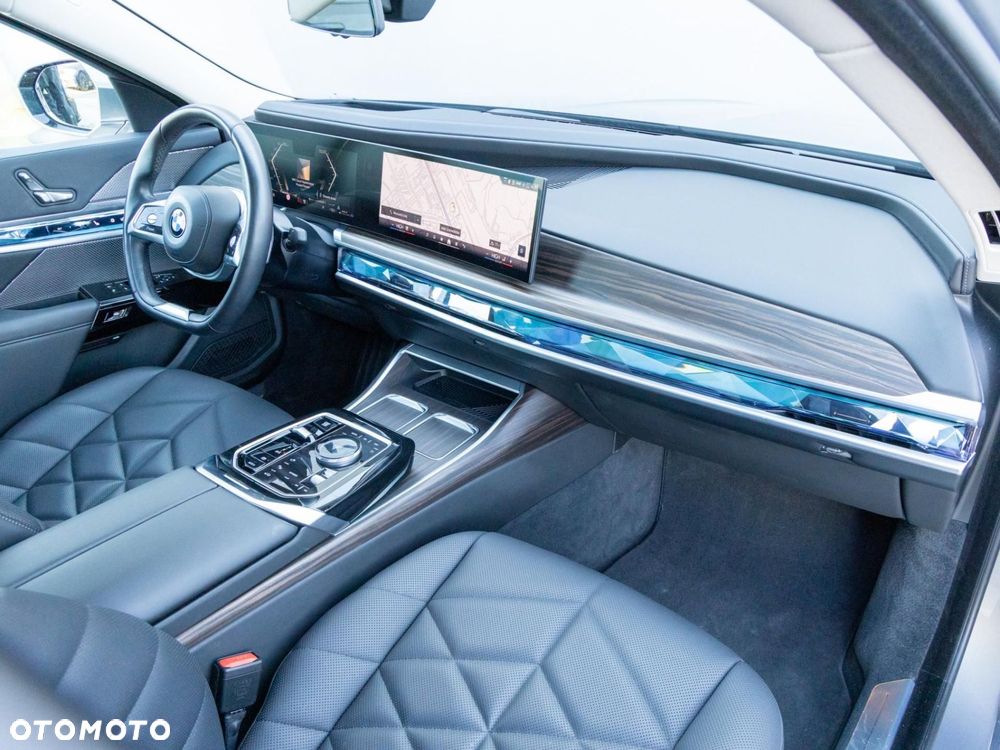 BMW Seria 7 - 13