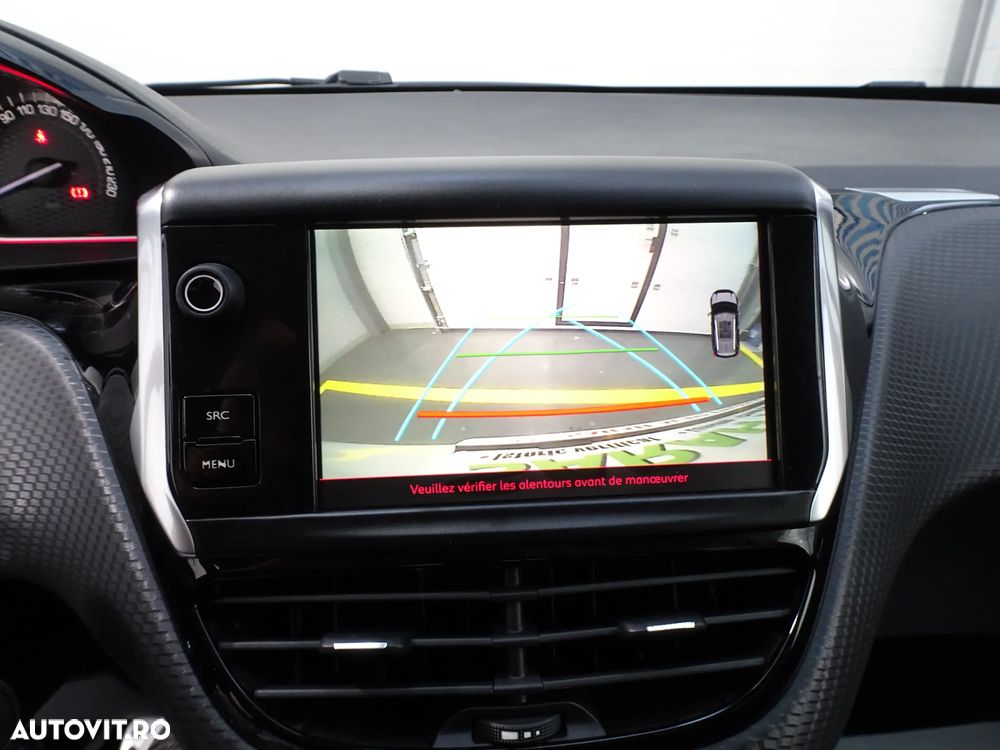 Peugeot 2008 1.2 L PureTech STT GT Line - 24