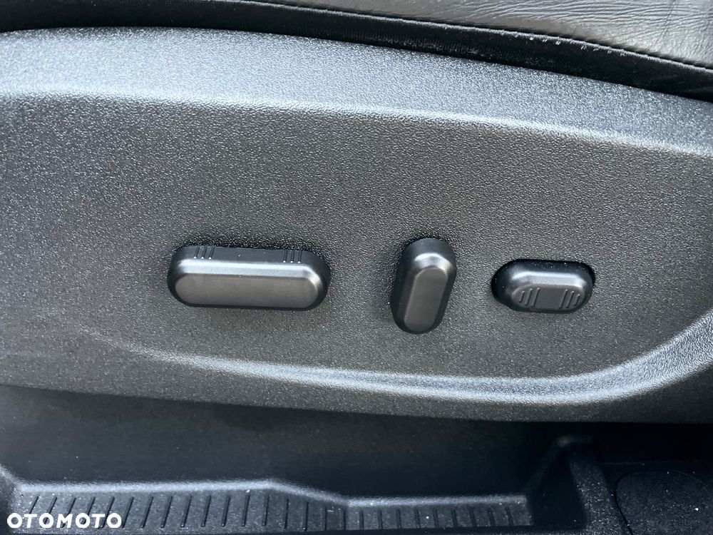 Ford Kuga 2.0 TDCi 4x4 Vignale - 27