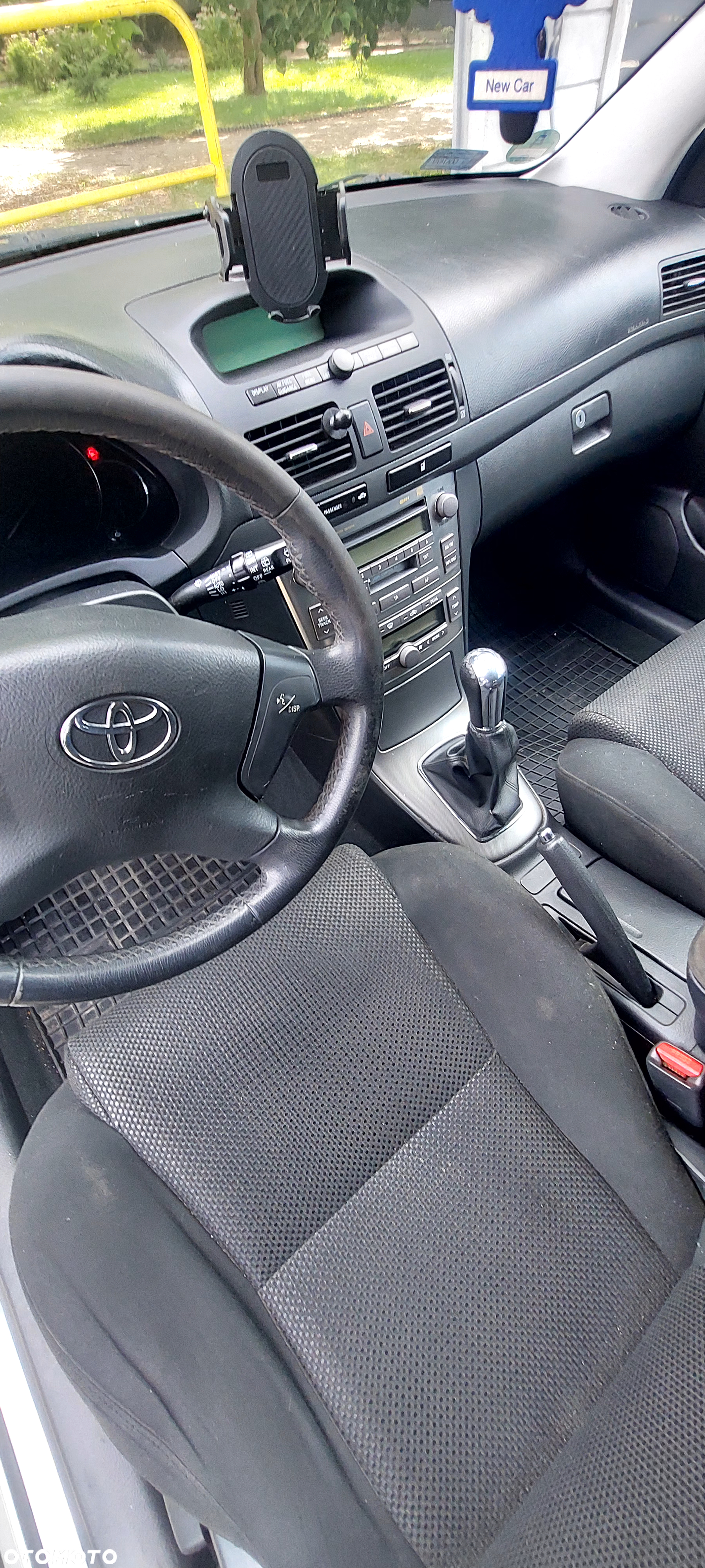 Toyota Avensis 2.0 VVT-i Combi Executive - 16