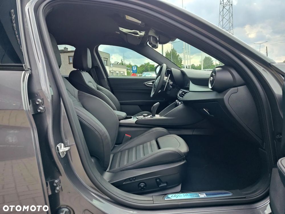 Alfa Romeo Giulia 2.0 Turbo Veloce Q4 - 11