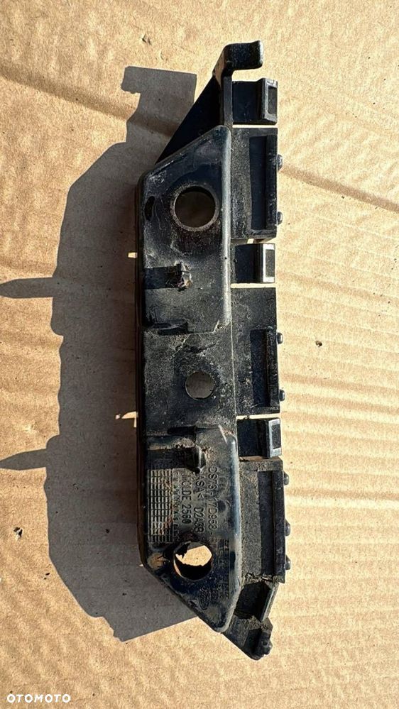 ford mondeo mk5 ślizg zderzaka przód prawy - 1