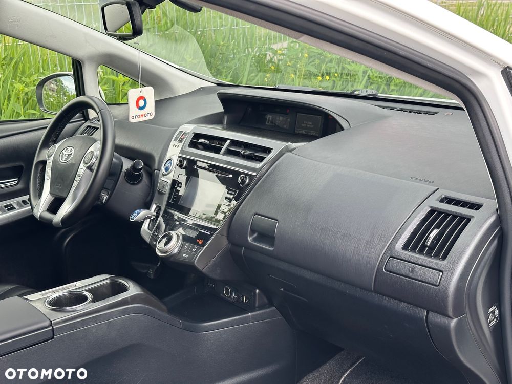 Toyota Prius+ (Hybrid) Executive - 17