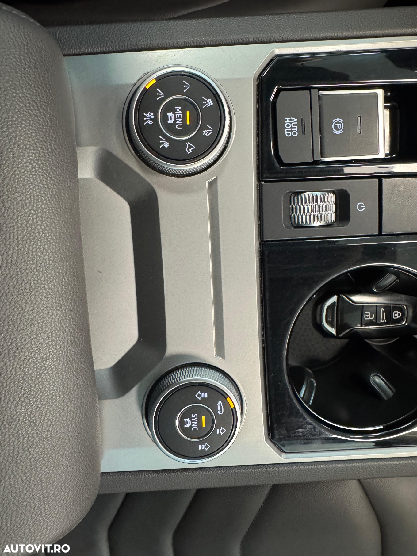 Volkswagen Touareg V6 TDI Elegance - 3