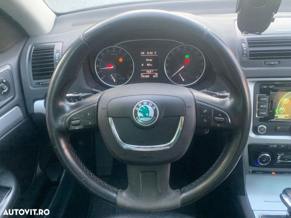 Skoda Octavia Combi 2.0 TDI Business DSG - 8