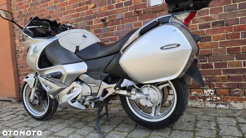 Honda Deauville - 15
