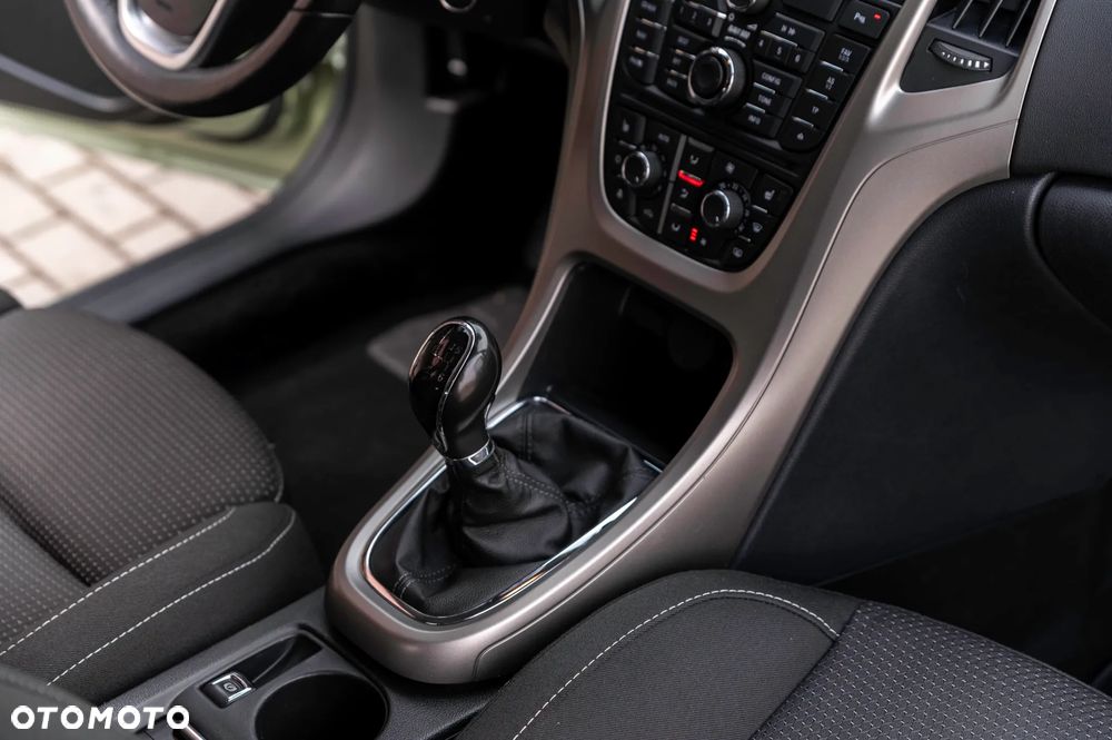 Opel Astra 1.4 Turbo - 26