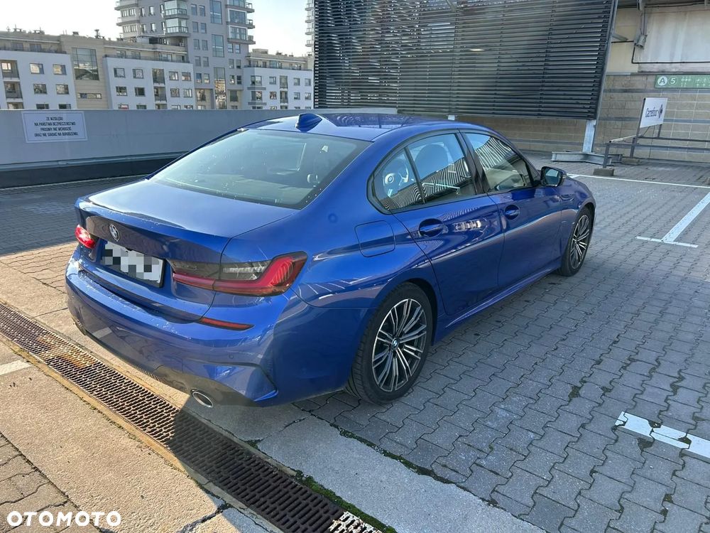 BMW Seria 3 320d M Sport - 5