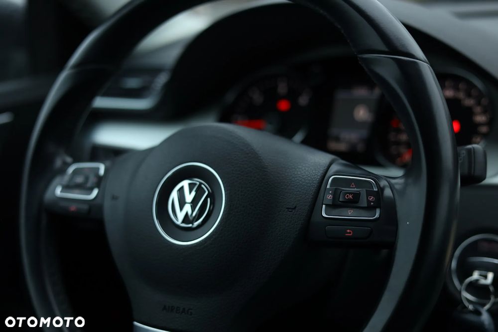 Volkswagen Passat - 14