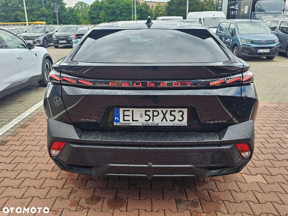 Peugeot 408 - 8