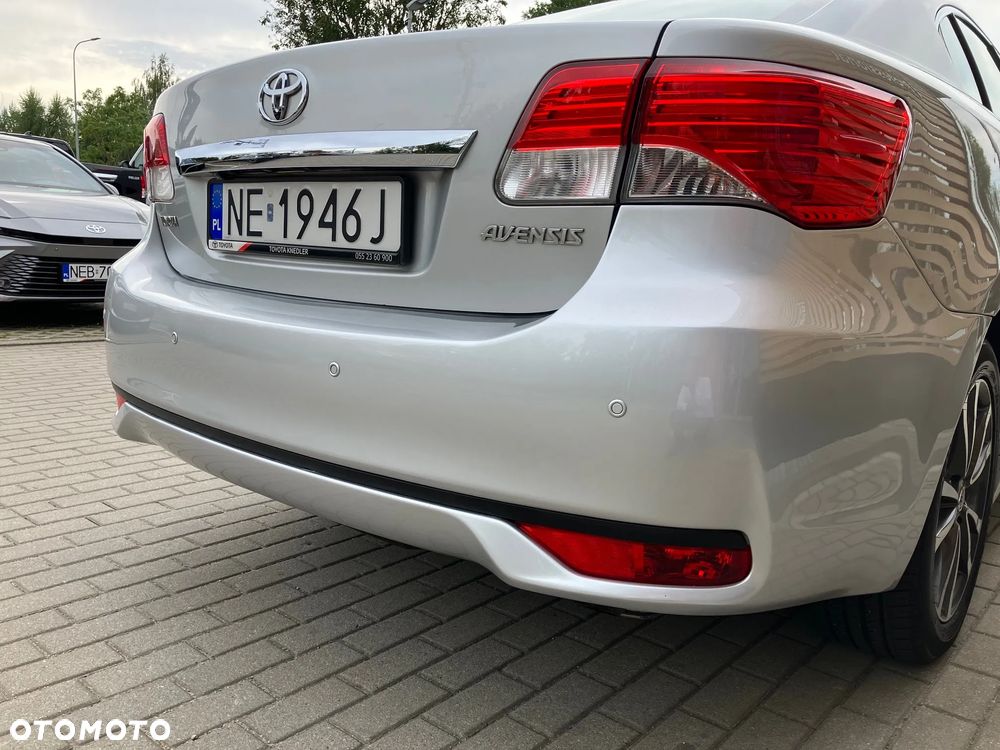 Toyota Avensis 1.8 Premium - 9