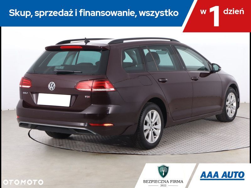 Volkswagen Golf - 6