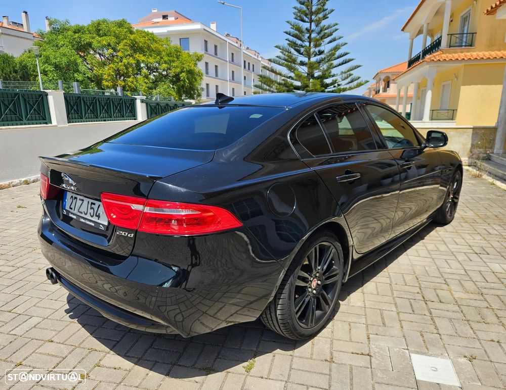 Jaguar XE 2.0 D R-Sport - 31