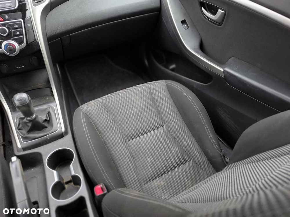 Hyundai i30 i30cw 1.4 Intro Edition - 11