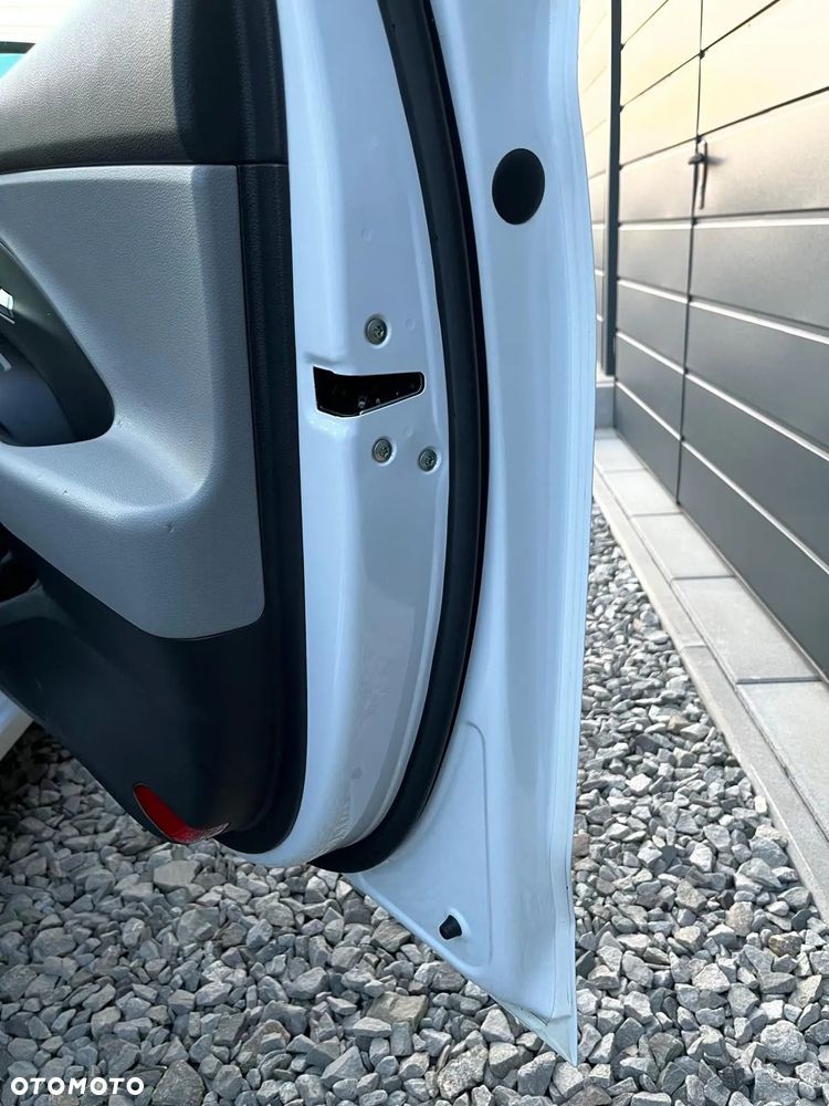 Hyundai i30 1.6 D Classic + - 39