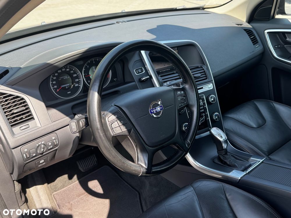Volvo XC 60 - 8