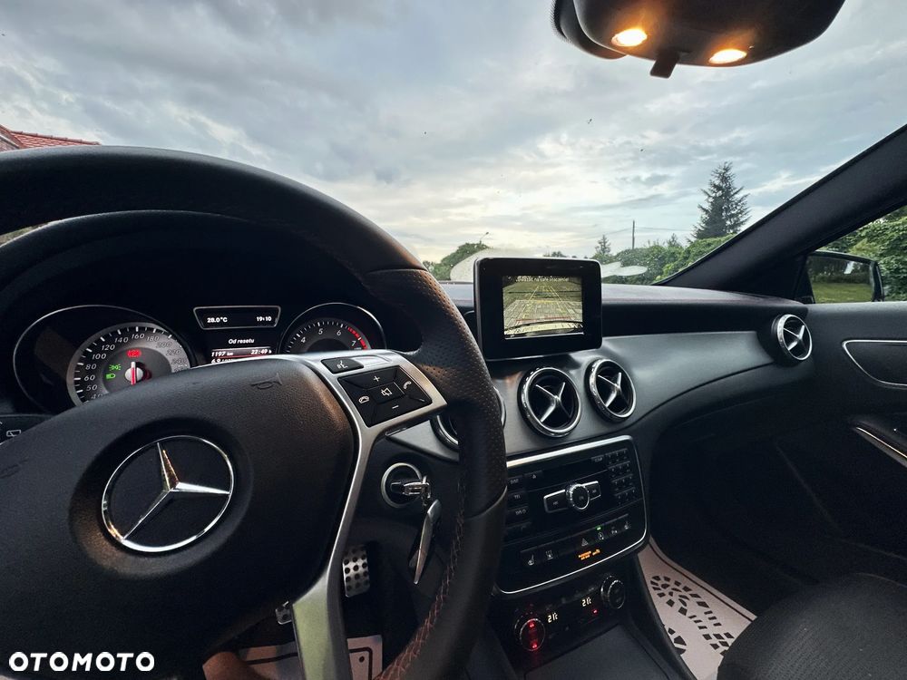 Mercedes-Benz GLA 200 AMG Line - 28