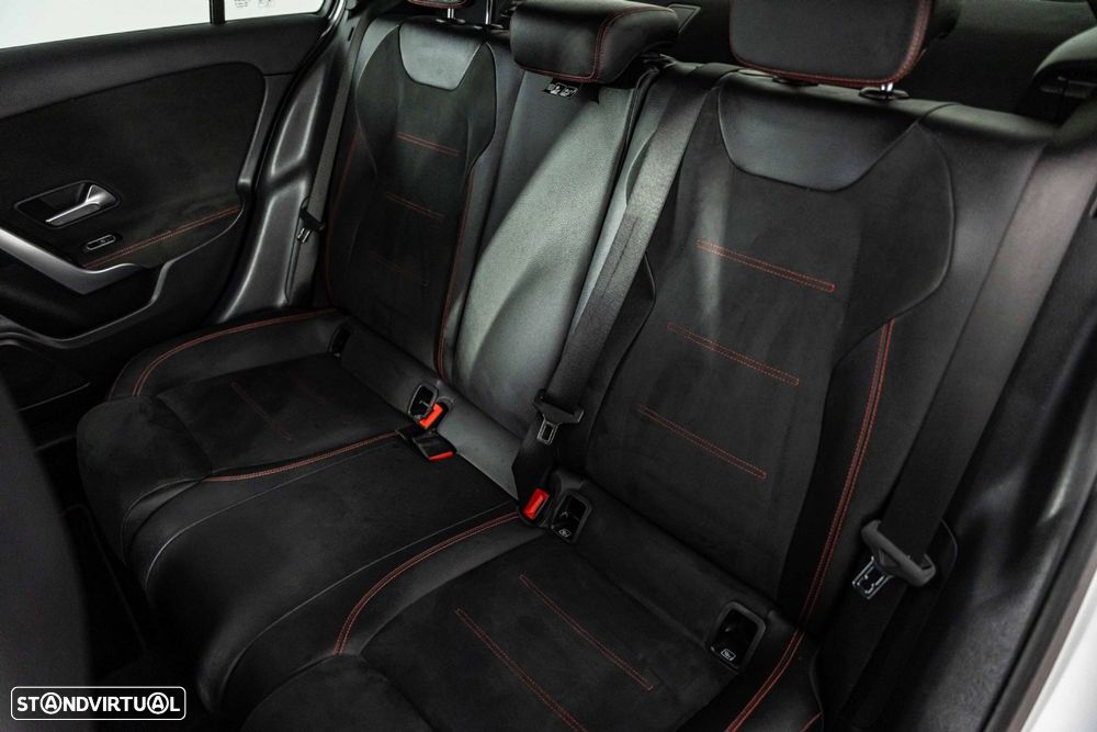 Mercedes-Benz A 180 d AMG Line Aut. — fotografia 9