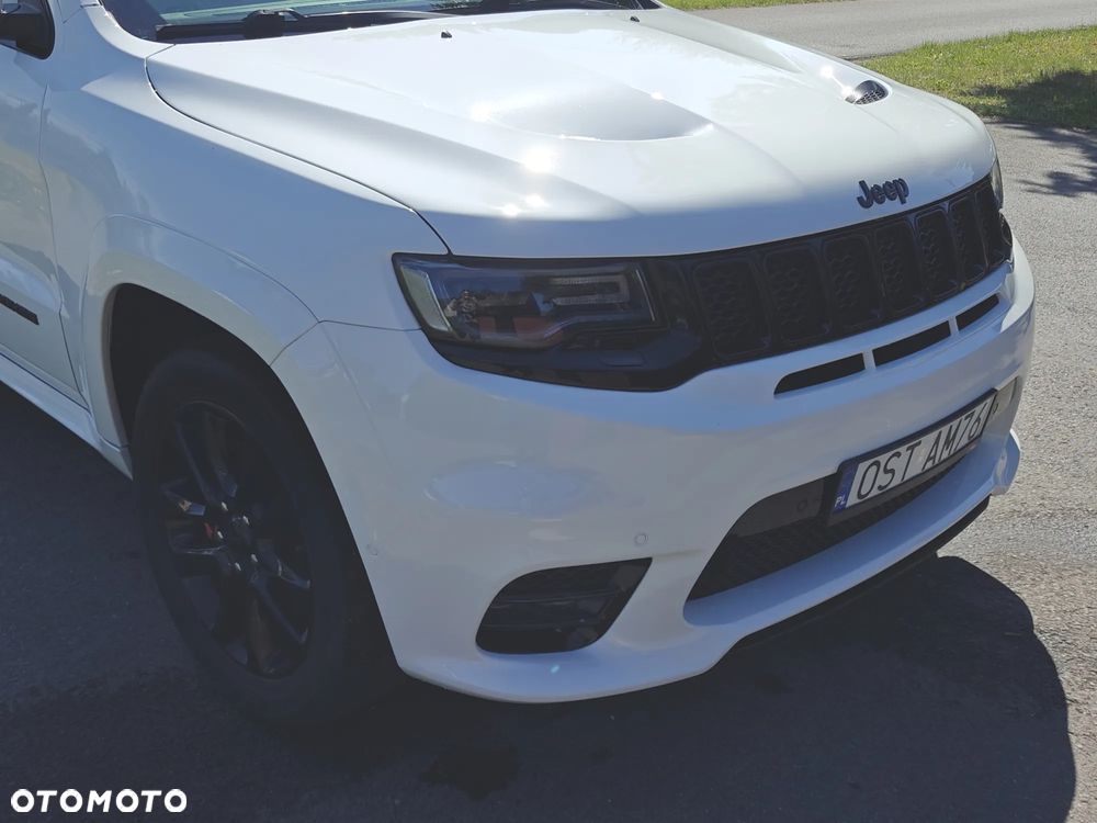 Jeep Grand Cherokee - 12