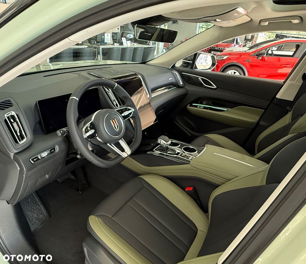 Hongqi HS3 1.5T FWD - 12