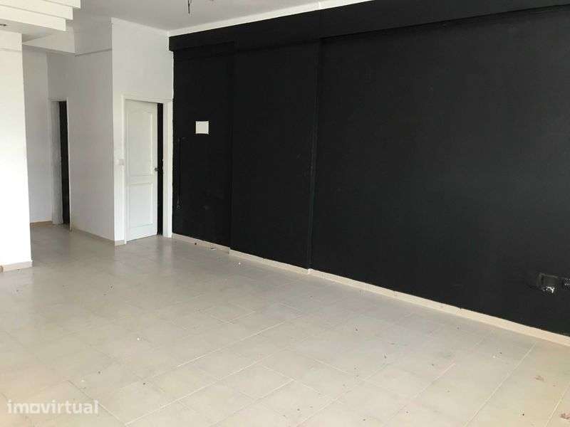 Loja junto a Escola Secundaria Marinha Grande 65m² - Grande imagem: 4/9