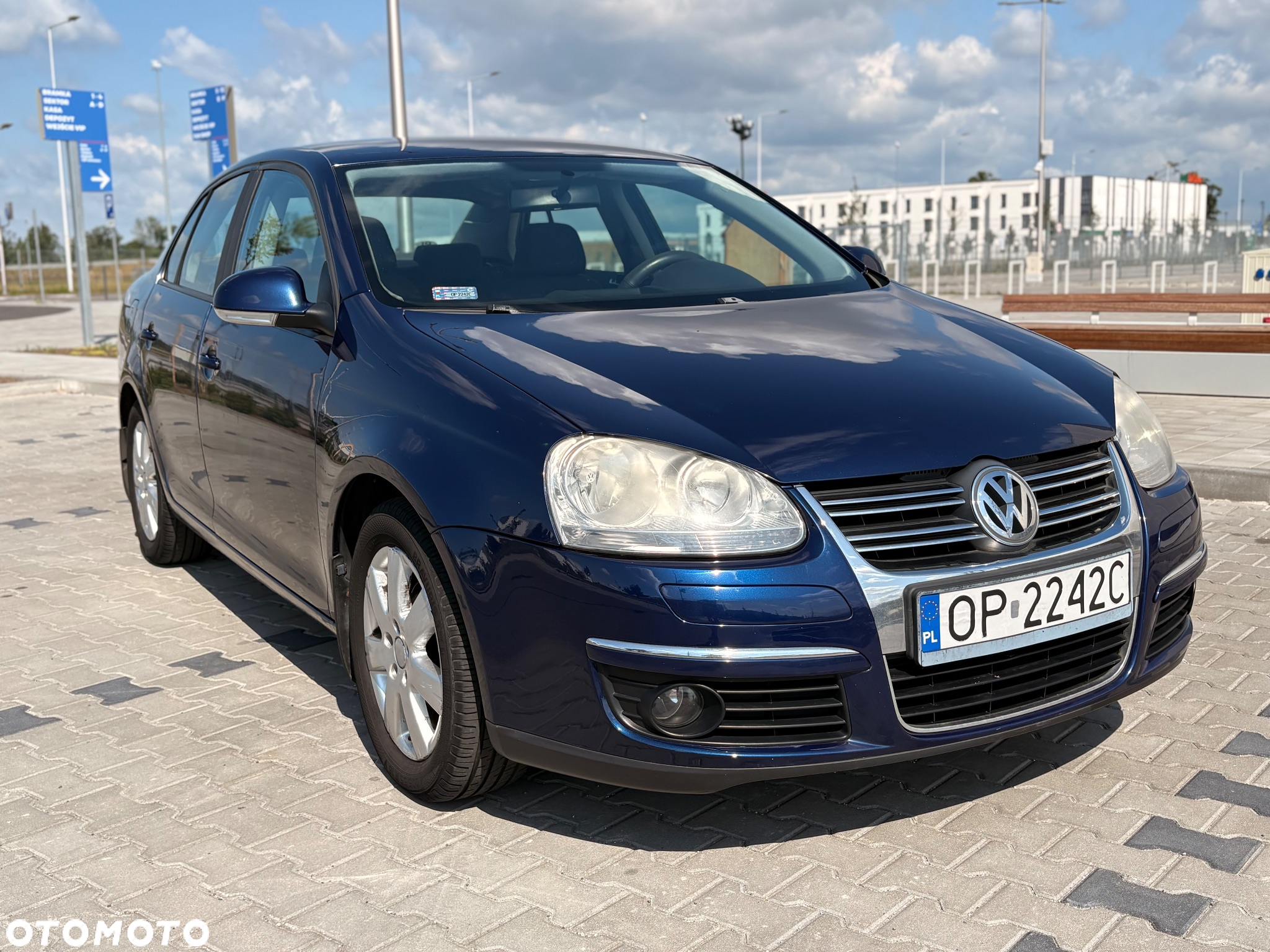 Volkswagen Jetta 1.6 FSI Comfortline - 3