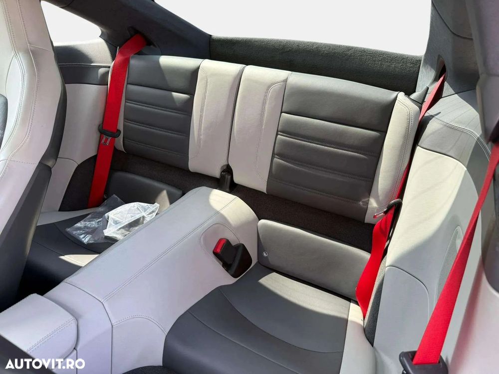 Porsche 911 Turbo - 12