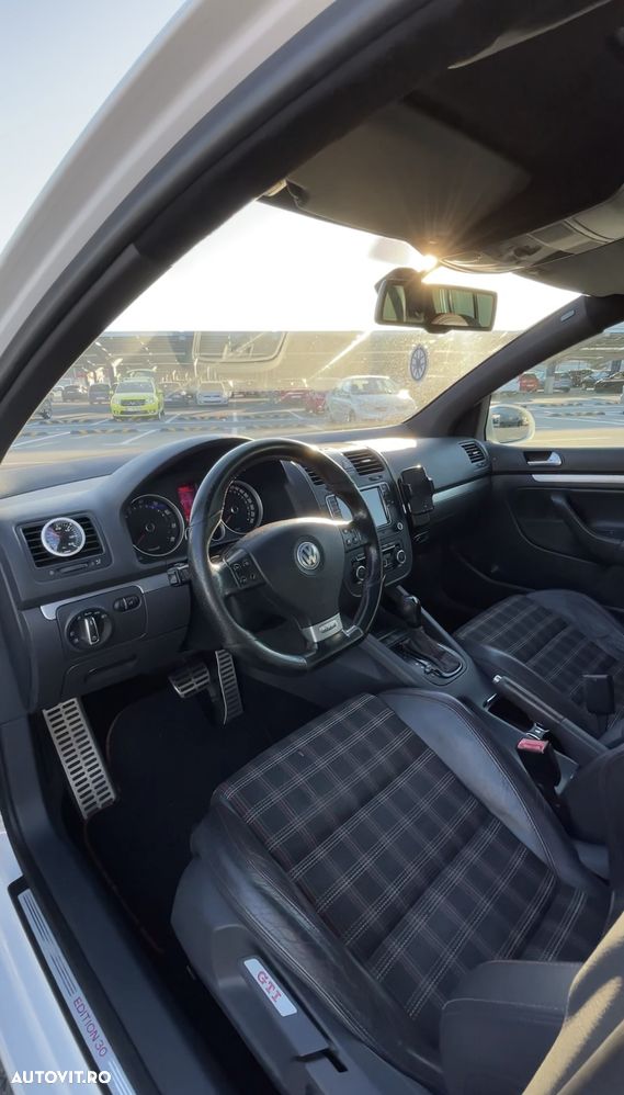 Volkswagen Golf 2.0 FSI GTI DSG 30 Edition - 6