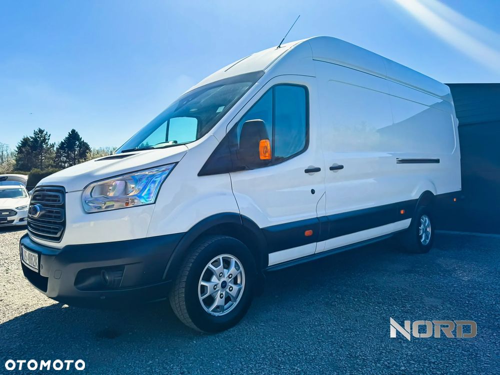 Ford Transit 2.2 L4 Trend - 6
