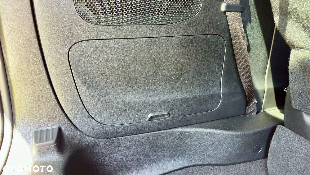 Chrysler Pacifica - 12