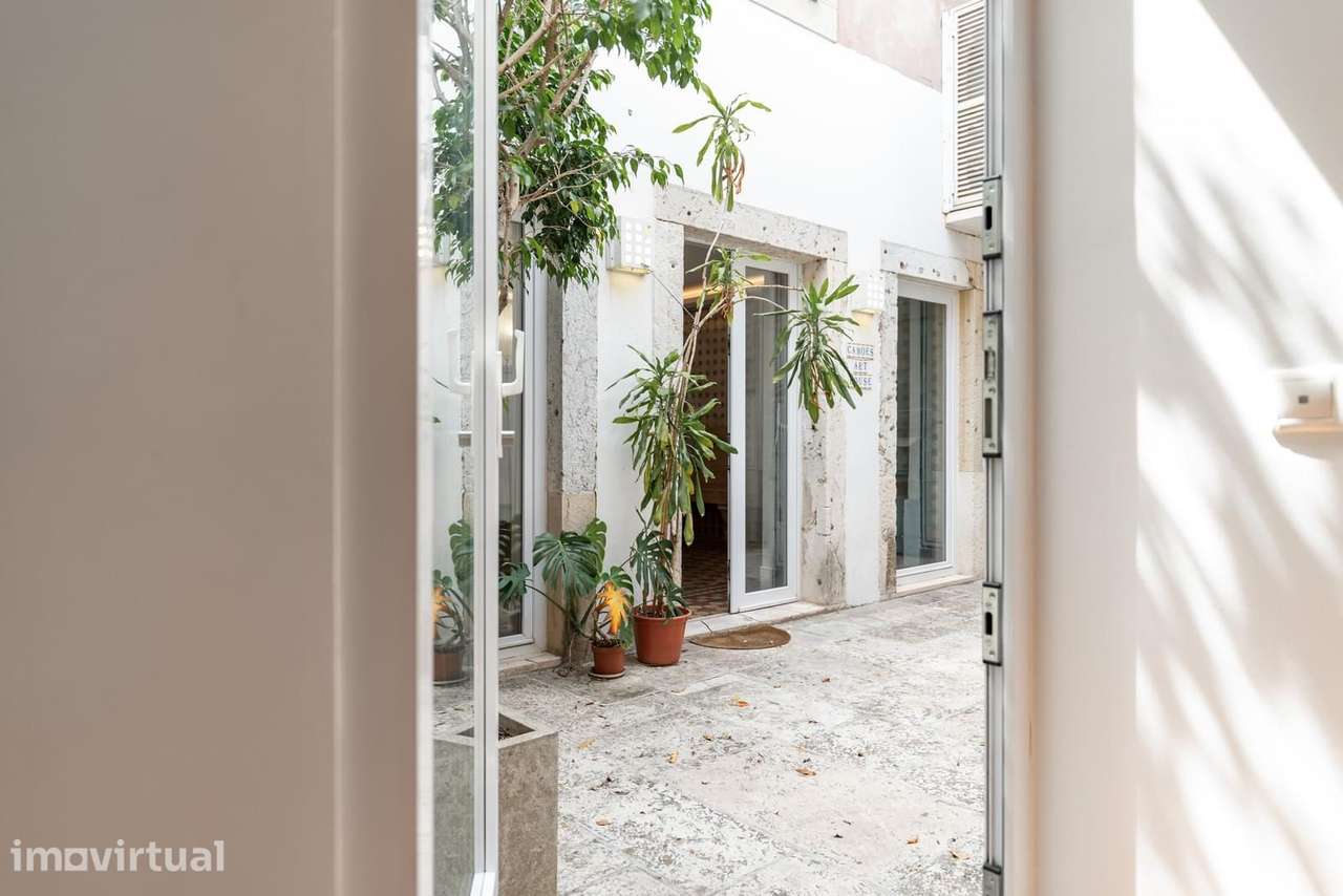 Apartamento T4 com estacionamento, Lisboa